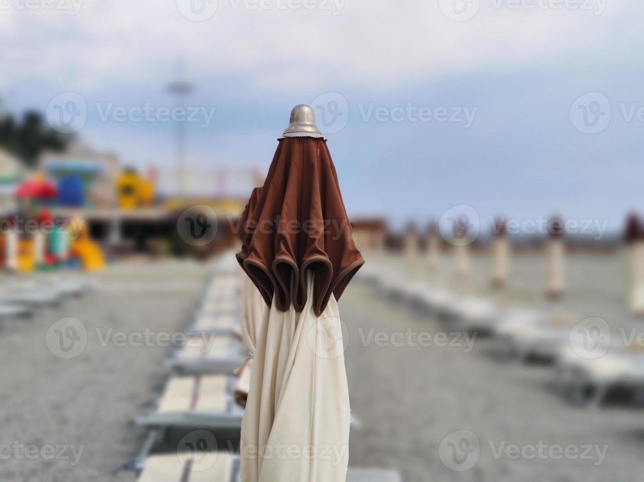 Badehaus Beach Club Vorbereitung für die Sommersaison in Italien eingerichtet foto