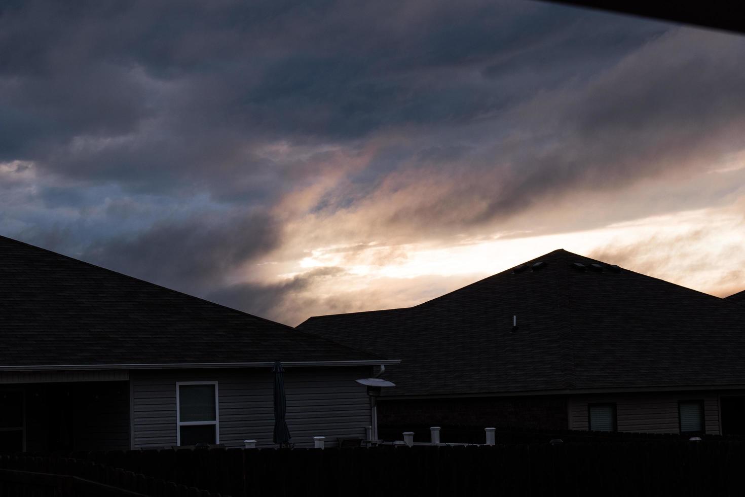 hoch Kontrast Wolken foto