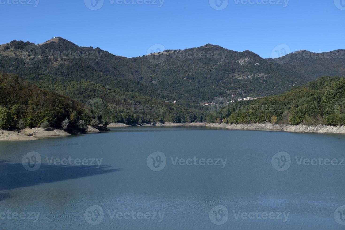 brugneto künstlich See Damm Ligurien Italien Panorama foto