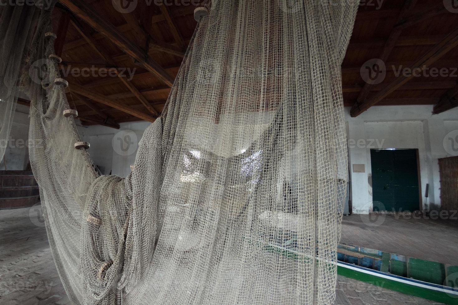 handgefertigtes altes Fischernetz im Fischerhaus foto