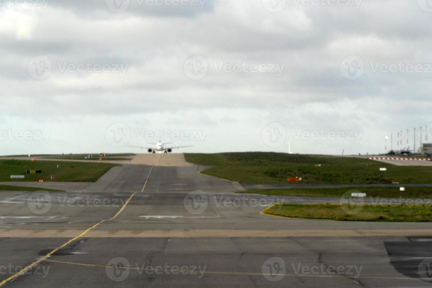 paris, frankreich - 7. november 2019 - flughafen paris cdg landet und lädt fracht und passagier foto