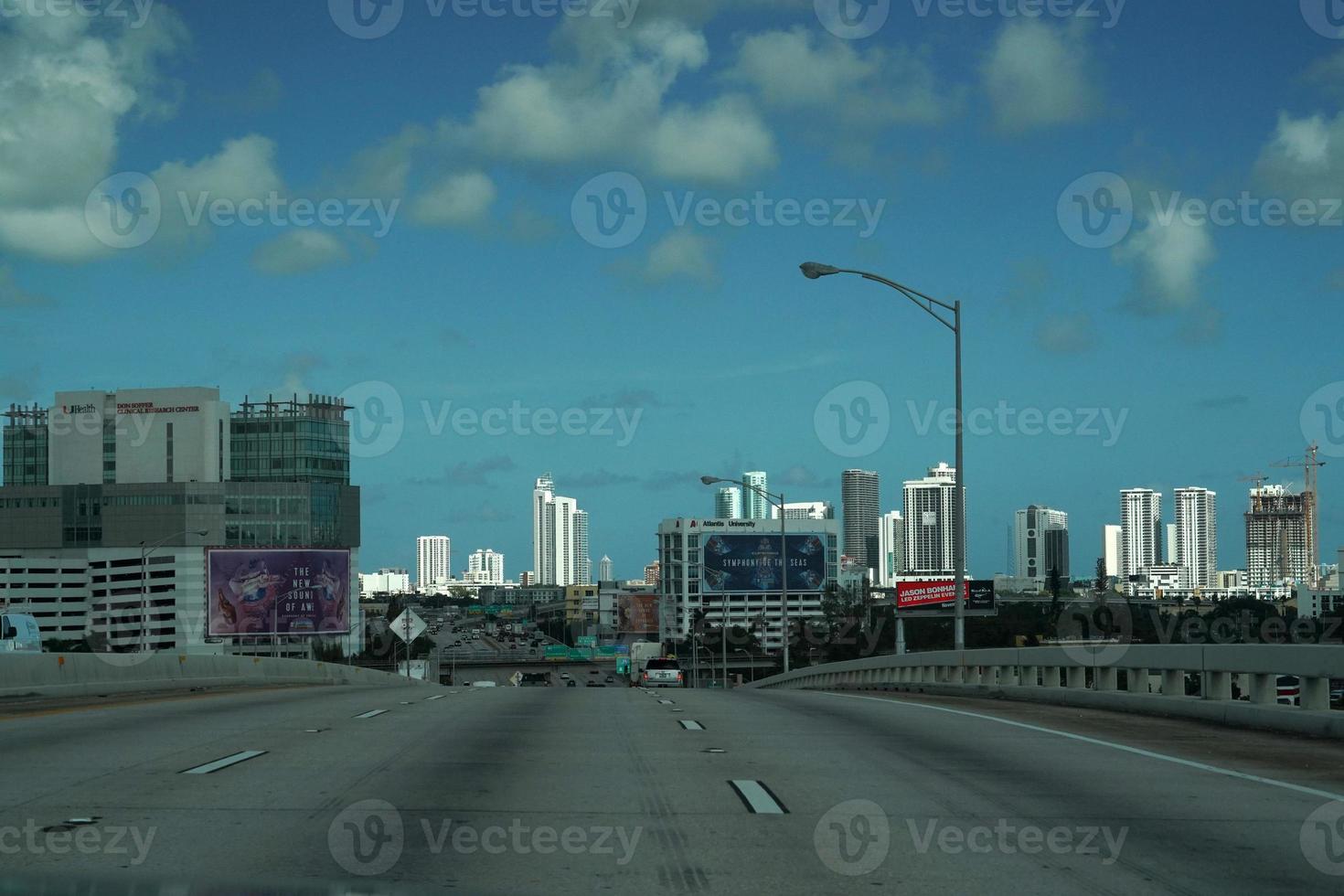 miami, usa - 5. november 2018 - miami florida verstopfte autobahnen foto