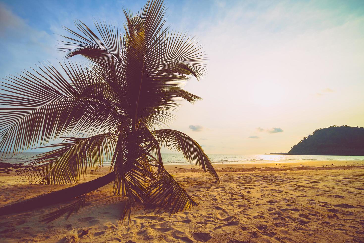 schöner tropischer Strand foto