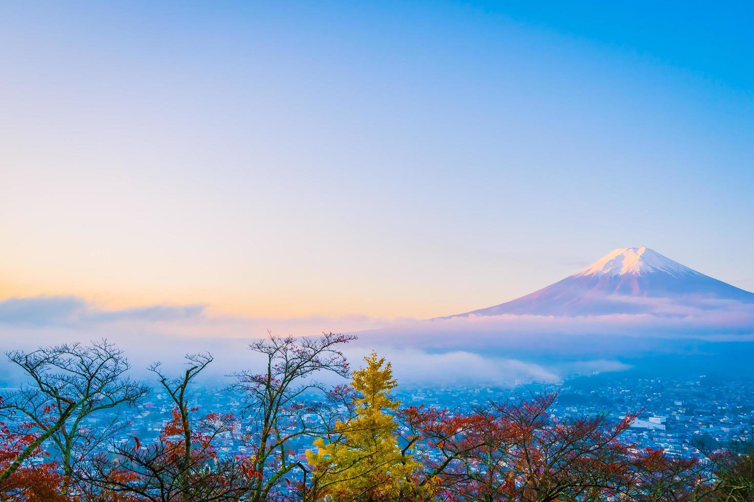 mt. Fuji in Japan im Herbst foto