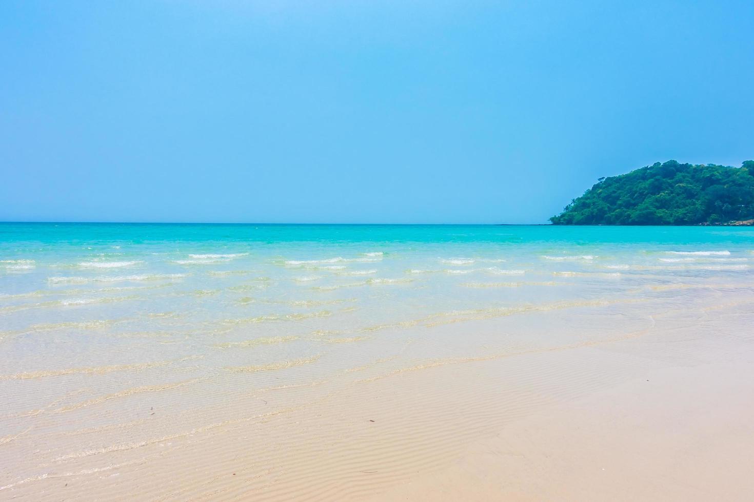 tropischer Strand in Thailand foto