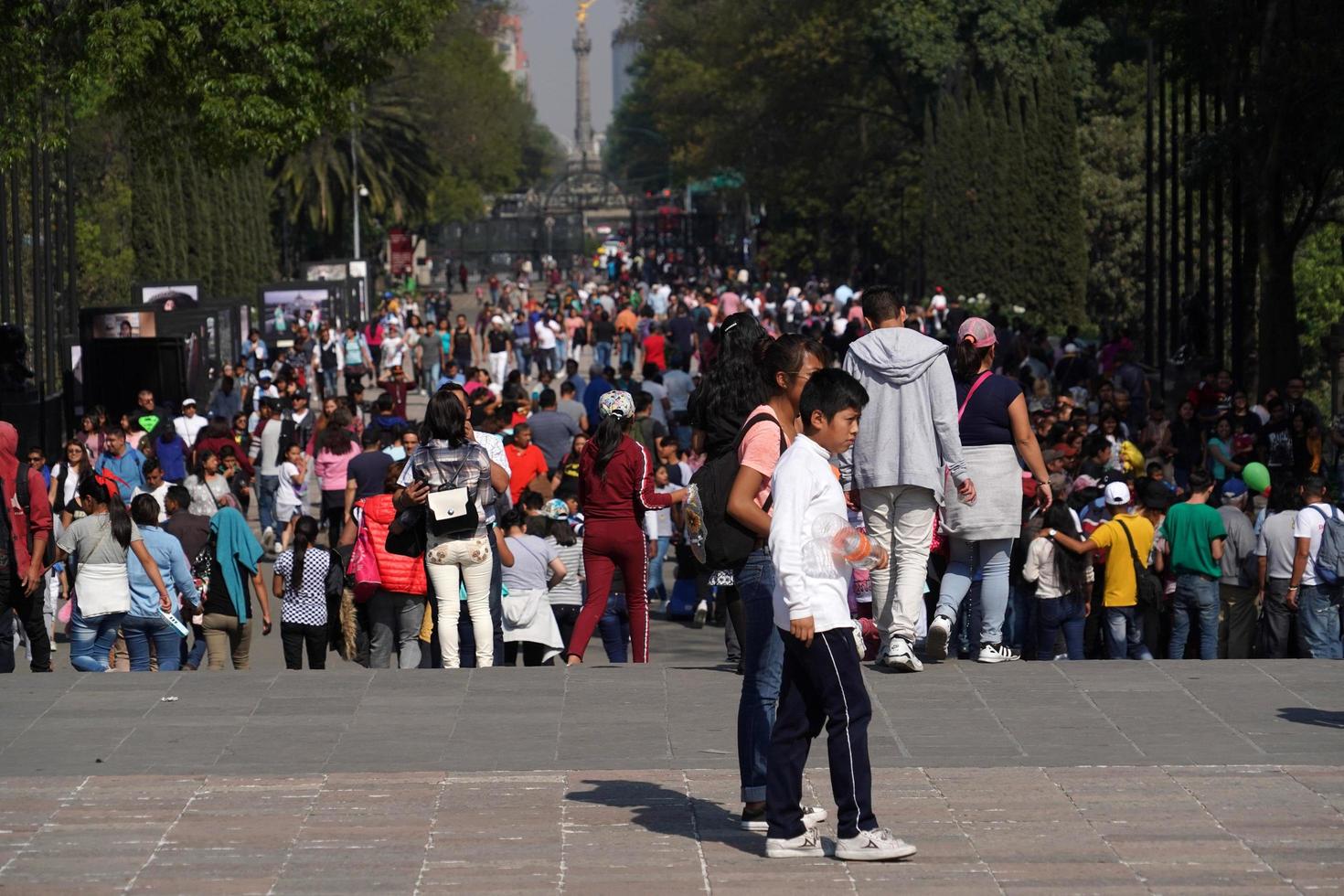 Mexiko-Stadt, 3. Februar 2019 - Stadtpark Chapultepec am Sonntag voller Menschen foto