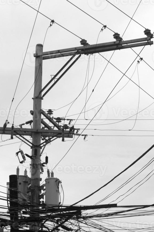 Stromleitungen und Kabel auf den Philippinen foto