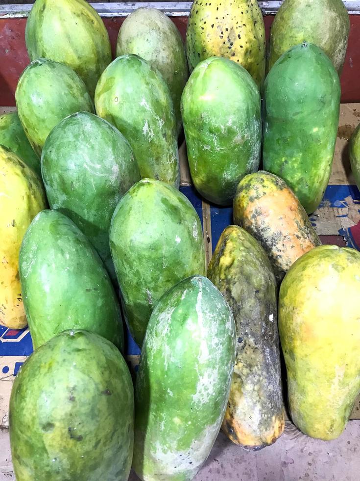 Papaya Obst zum Verkauf foto