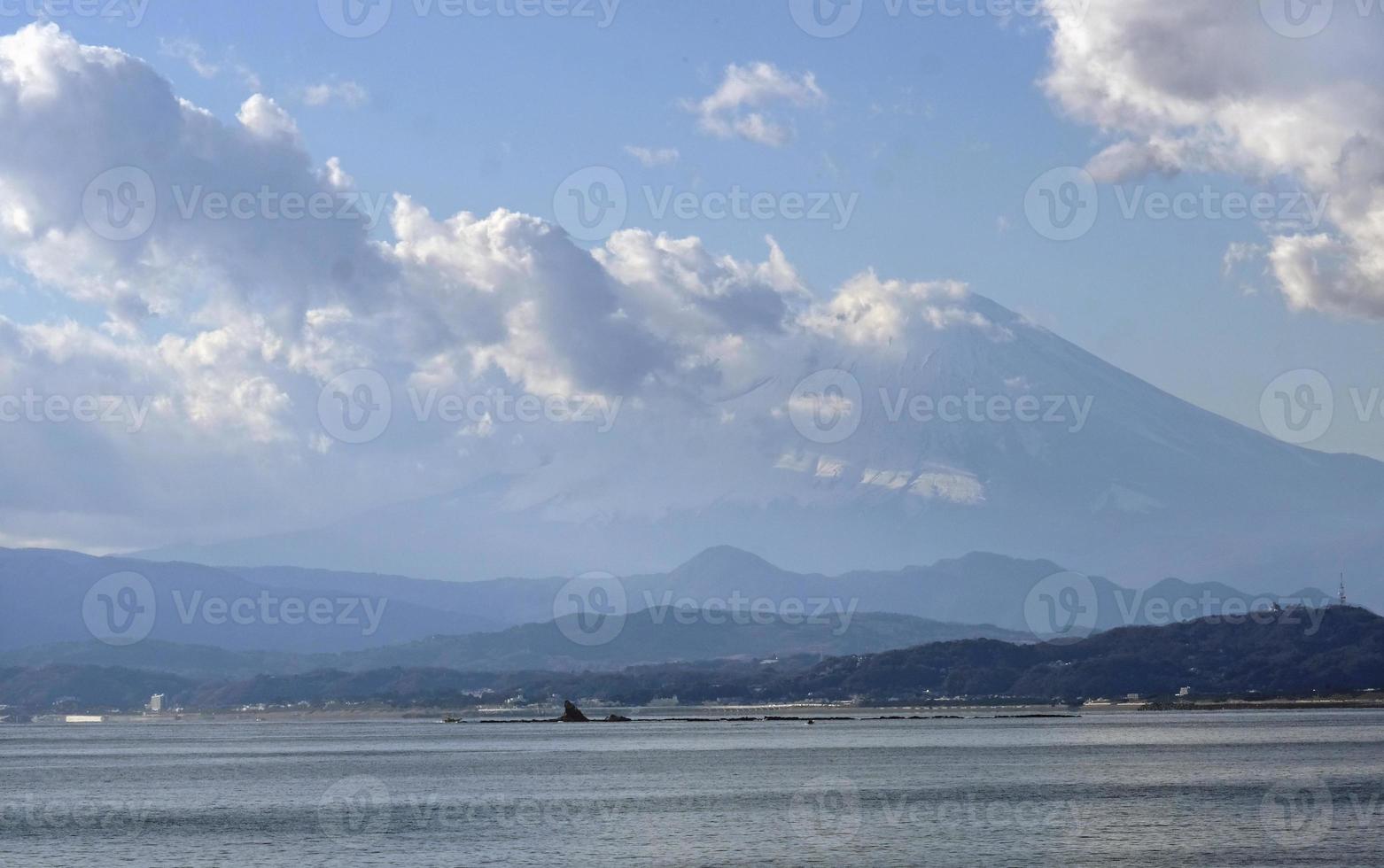 montieren Fuji im Japan gesehen von Enoshima foto