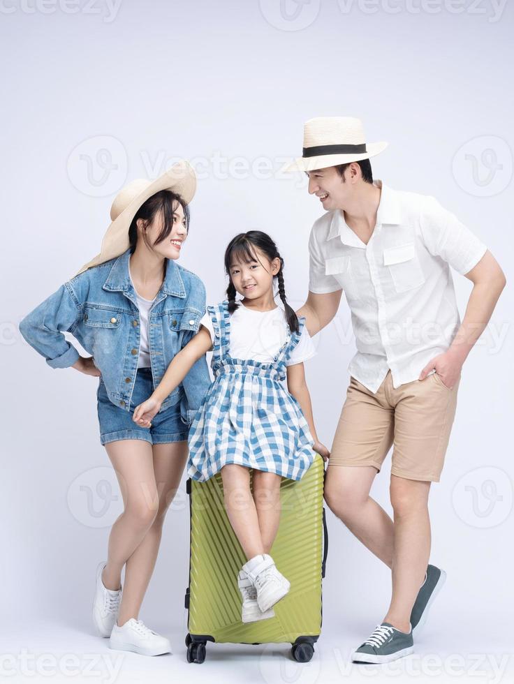 Bild von asiatisch Familie Reise Konzept Hintergrund foto