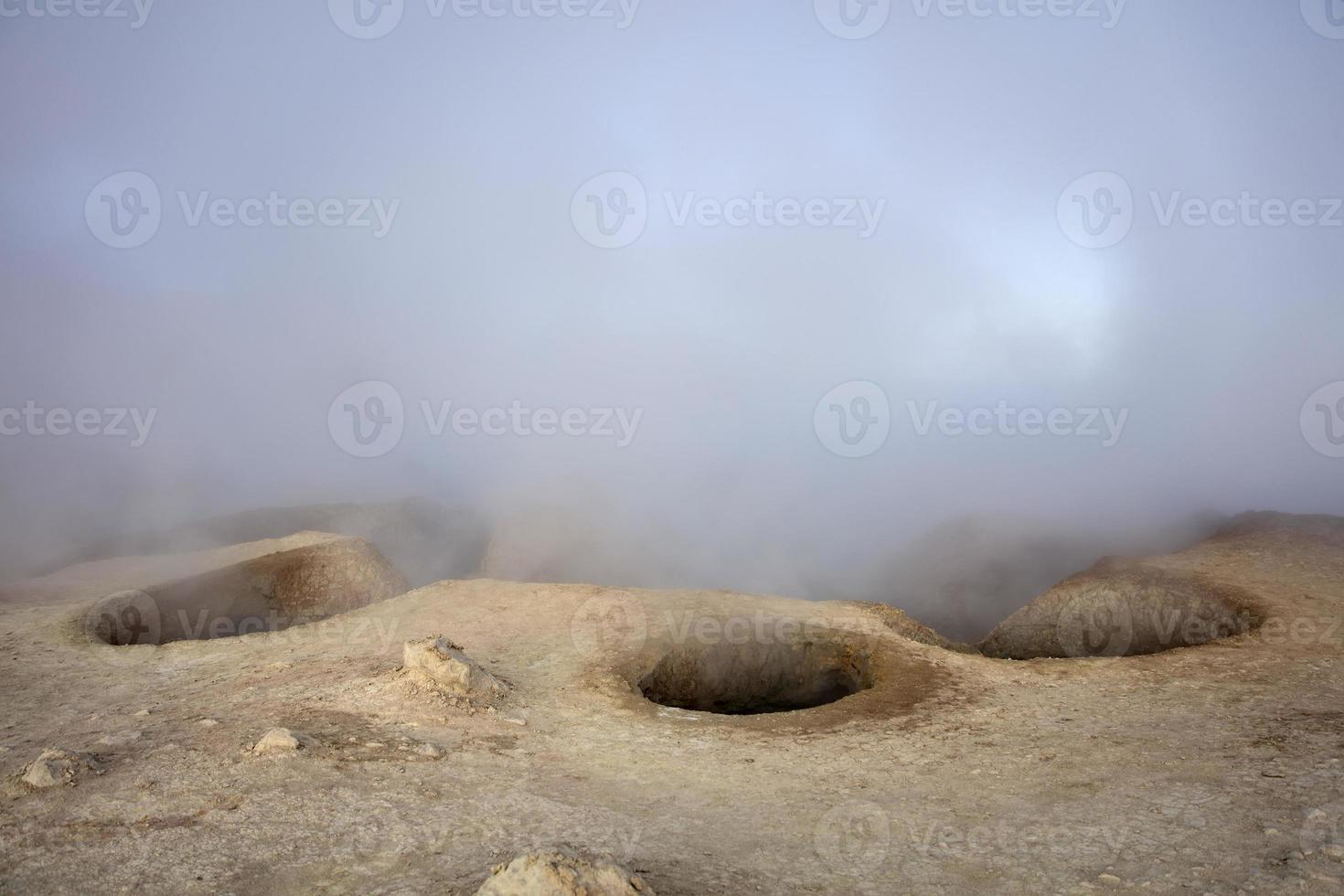 Geysire sol de manana in Bolivien foto