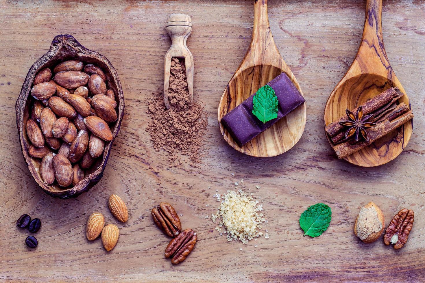 Dessert Zutaten auf schäbigem Holz foto