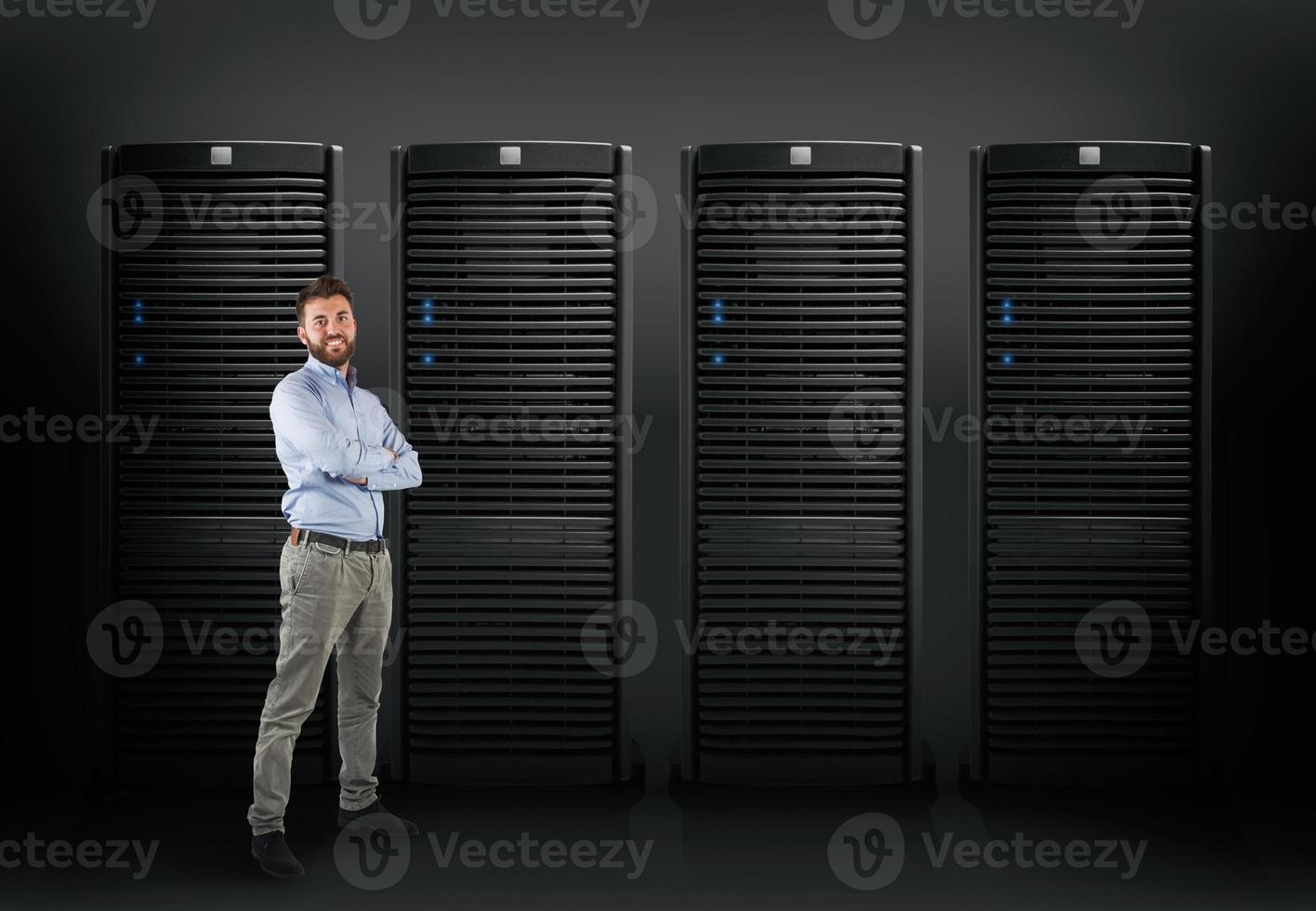 System Ingenieur zu Unterstützung ein Datenbank Server foto