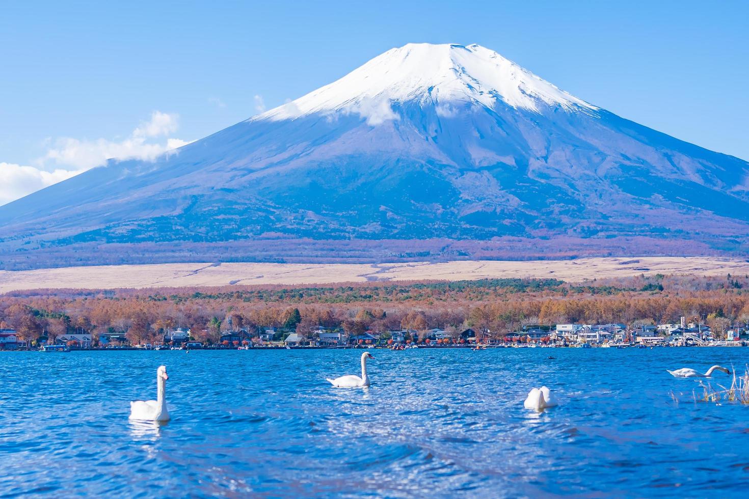 schöne Aussicht auf mt. Fuji vom See Yamanakako, Japan foto