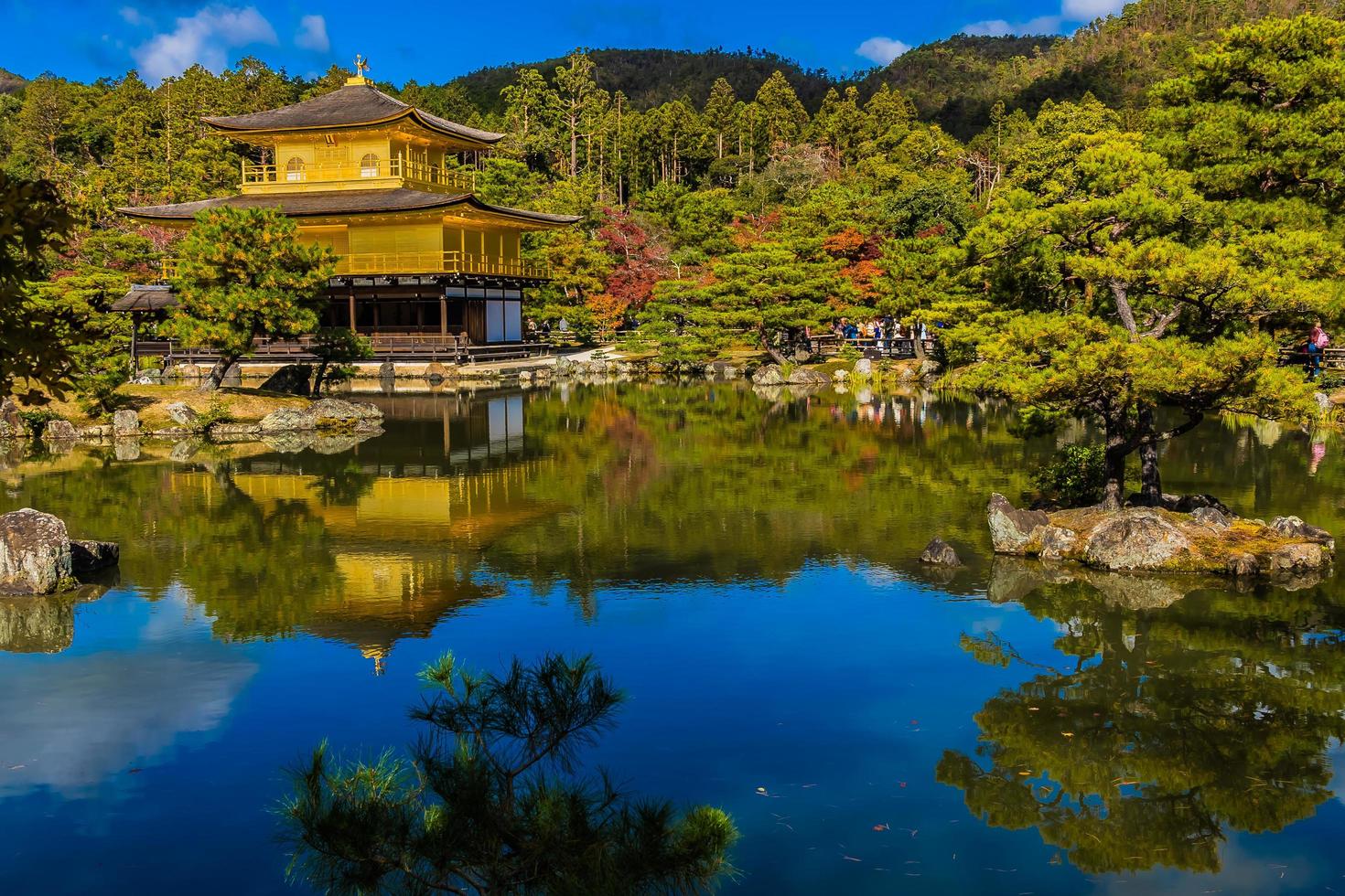 Kinkakuji-Tempel oder goldener Pavillon in Kyoto, Japan foto