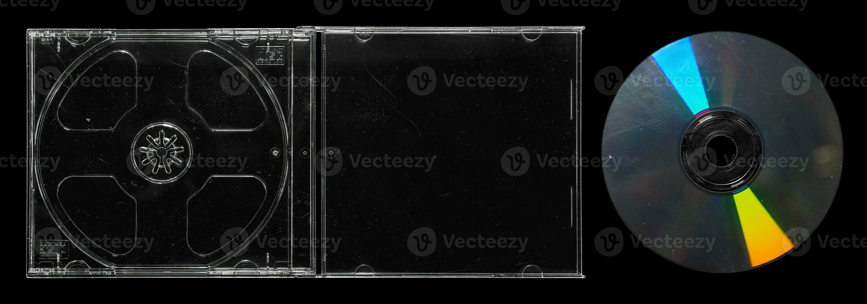 völlig transparent Juwel Fall und CD auf isoliert schwarz Hintergrund foto