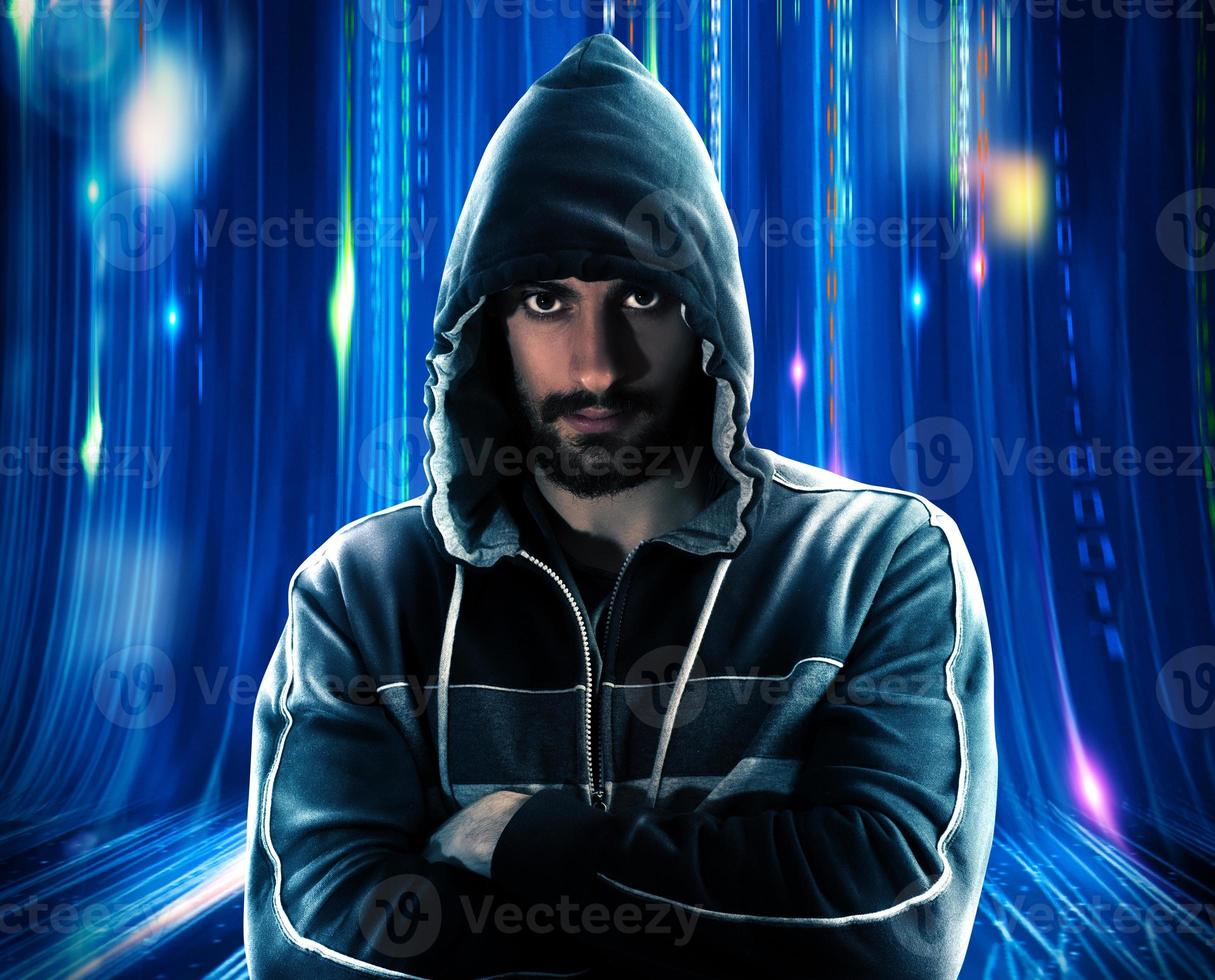 Hacker Mann auf Technik Hintergrund foto