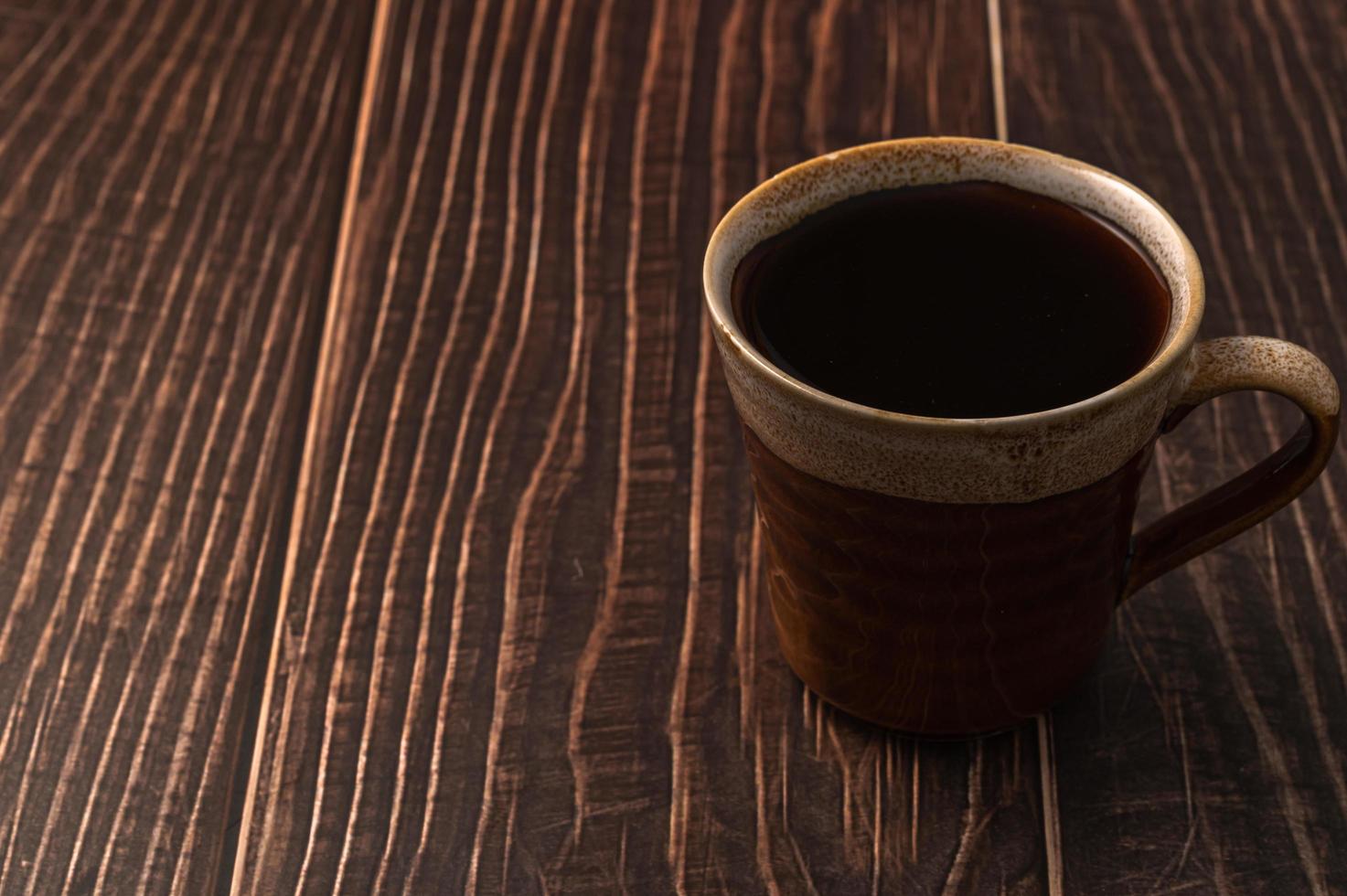 Kaffeetasse auf dem Tisch foto