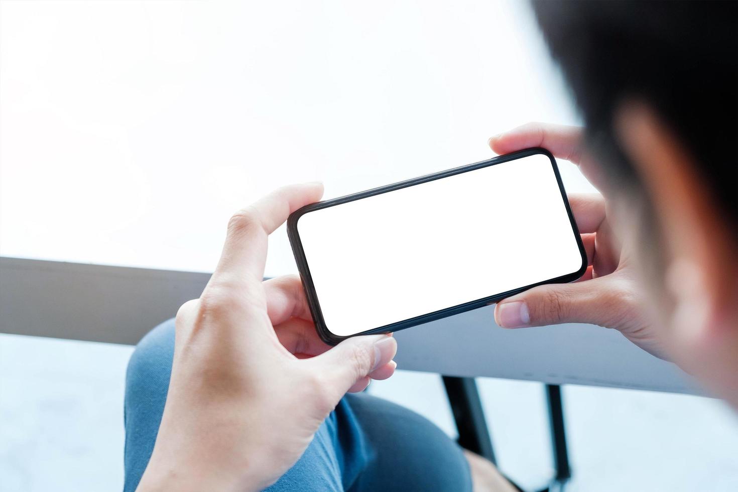 Mock-up-Telefonbildschirm auf neutralem Hintergrund foto