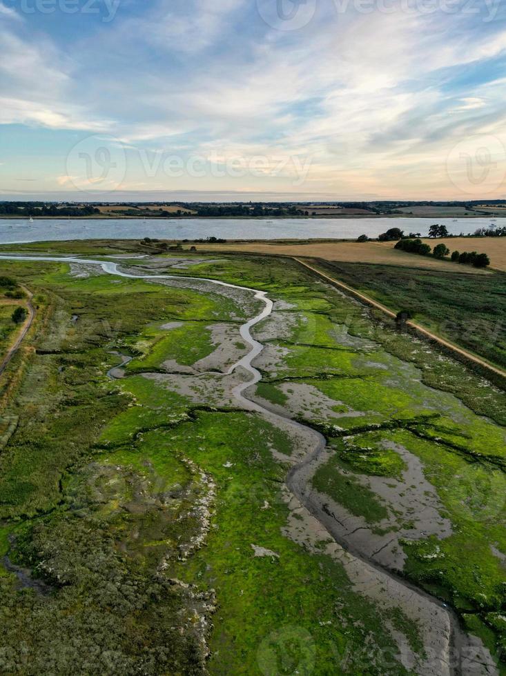 Natur Reservieren auf Fluss beim niedrig Tide foto