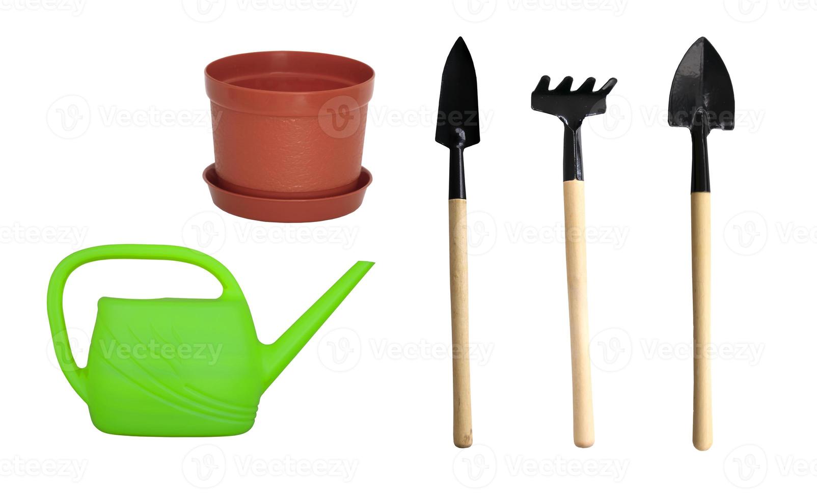 einstellen von Bewässerung wenig Grün dürfen, braun Topf zum Blumen und Mini Gartenarbeit Werkzeuge auf Weiß isoliert Hintergrund foto