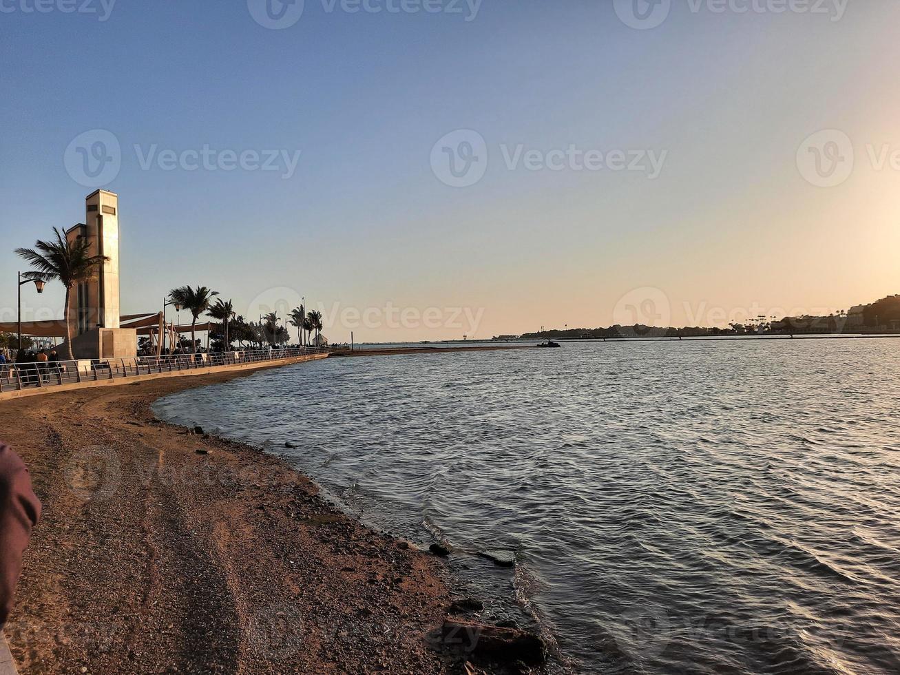 schön Abend und bunt Sonnenuntergang beim Jeddah, Corniche, Saudi Arabien, foto