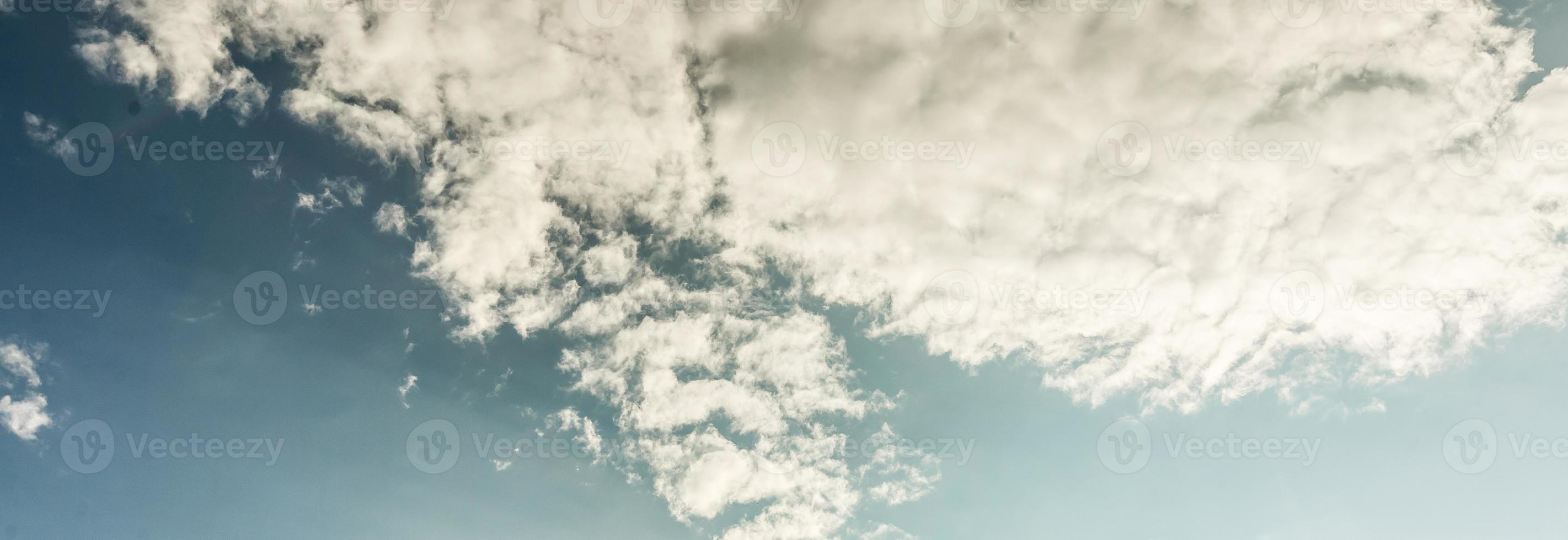 Himmelswolken, Himmel mit Wolken und Sonne foto