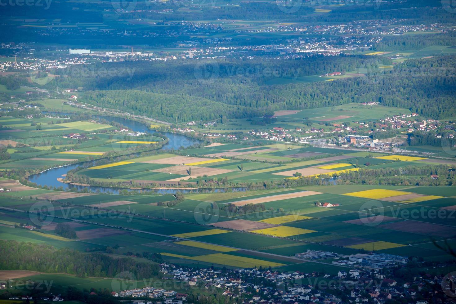 Antenne Aussicht von Berg Landschaft im Schweiz foto