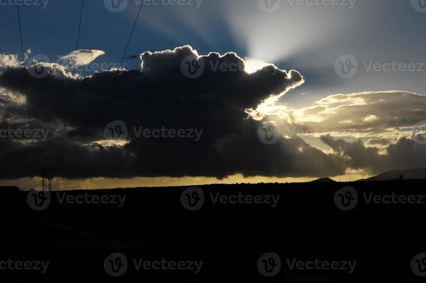 Sonnenuntergang über dem Meer foto