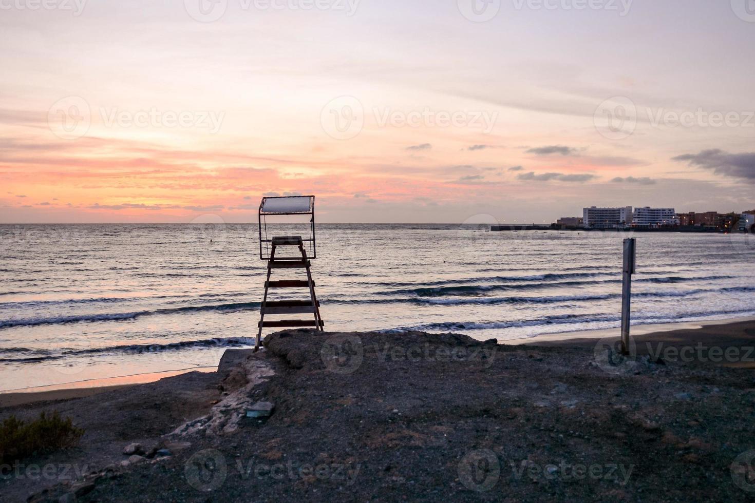 Sonnenuntergang über dem Meer foto