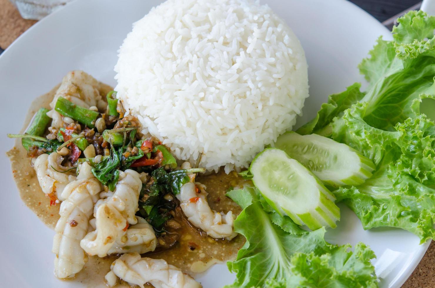Tintenfischgericht mit Reis foto