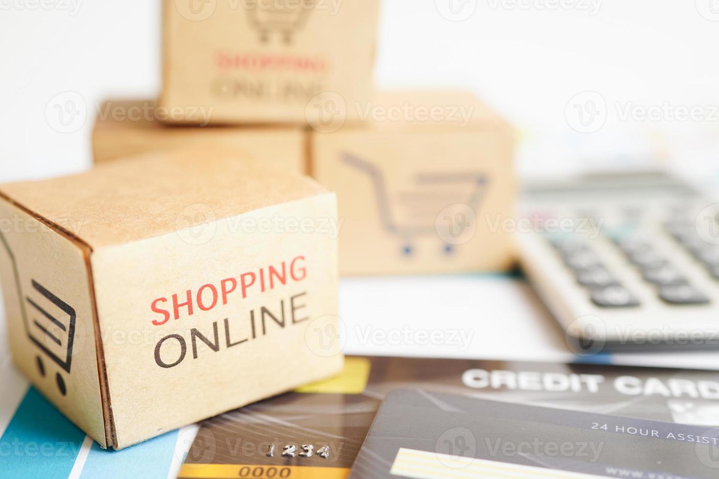 Online-Shopping, Warenkorbbox mit Kreditkarte, Import-Export, Finanzhandel. foto