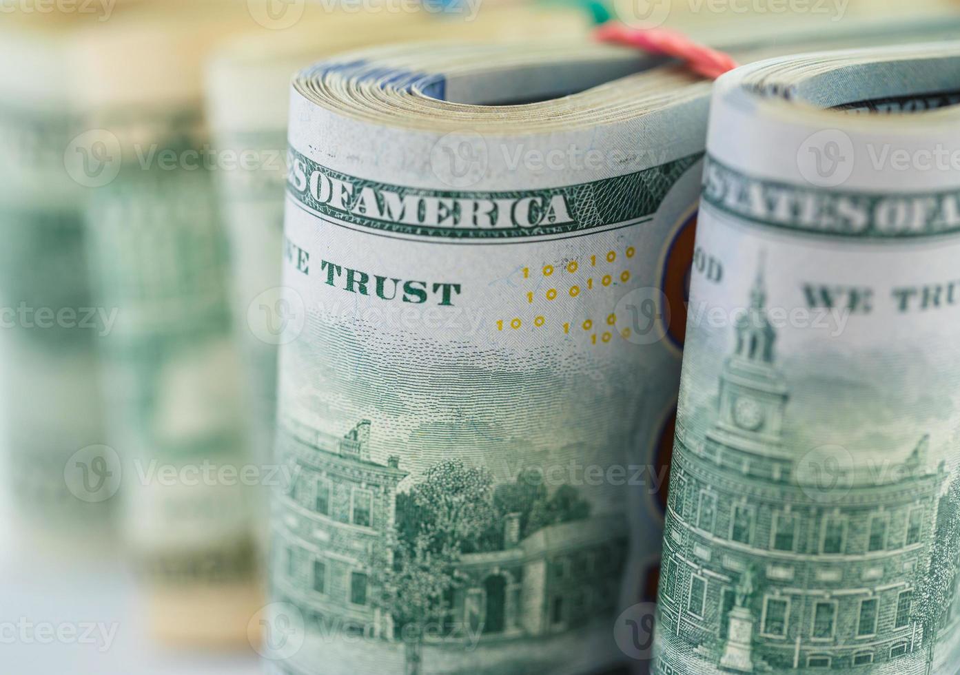 Erfolg und habe profitieren mit Stapel von amerikanisch Dollar foto