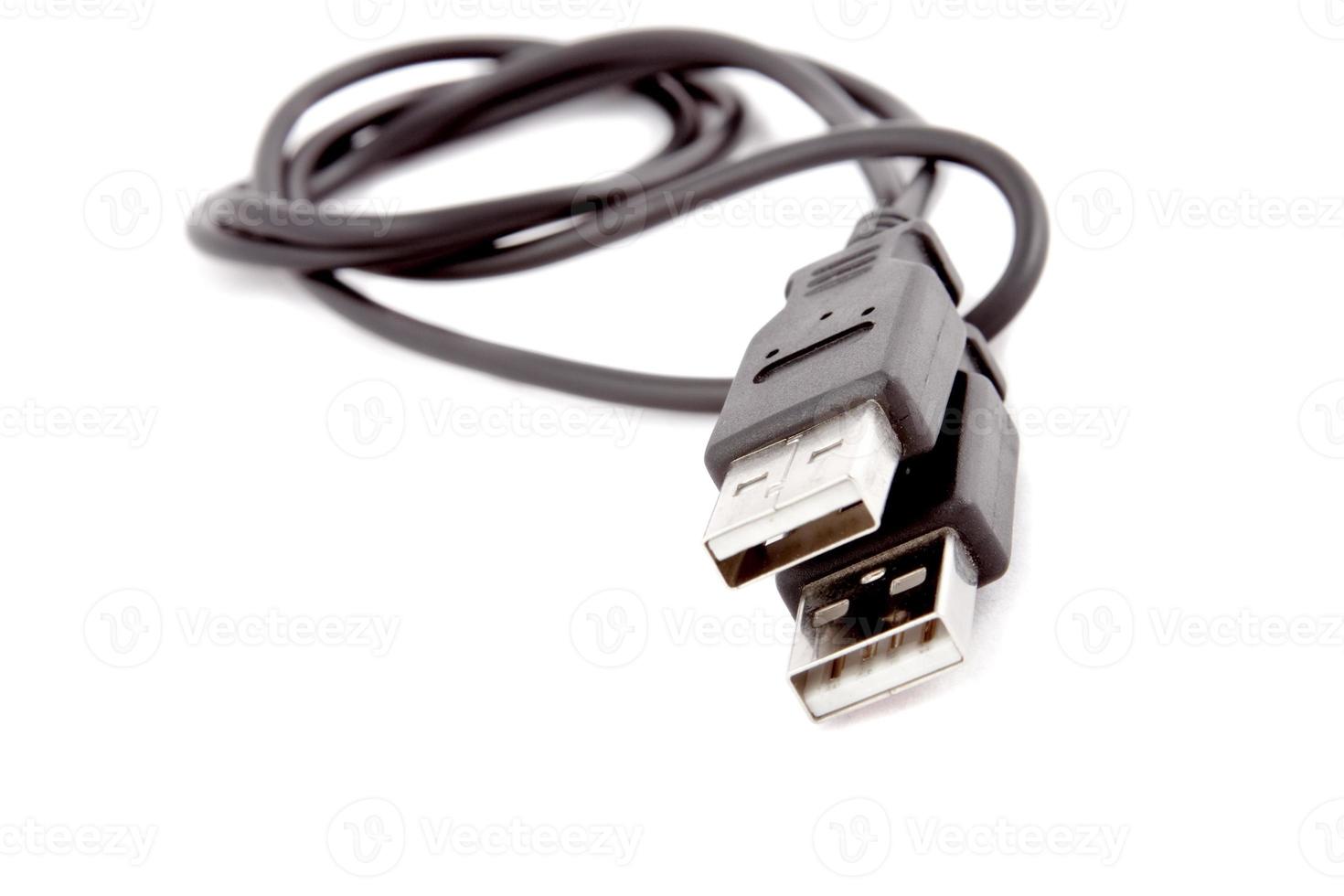 USB-Kabel auf Weiß Hintergrund foto