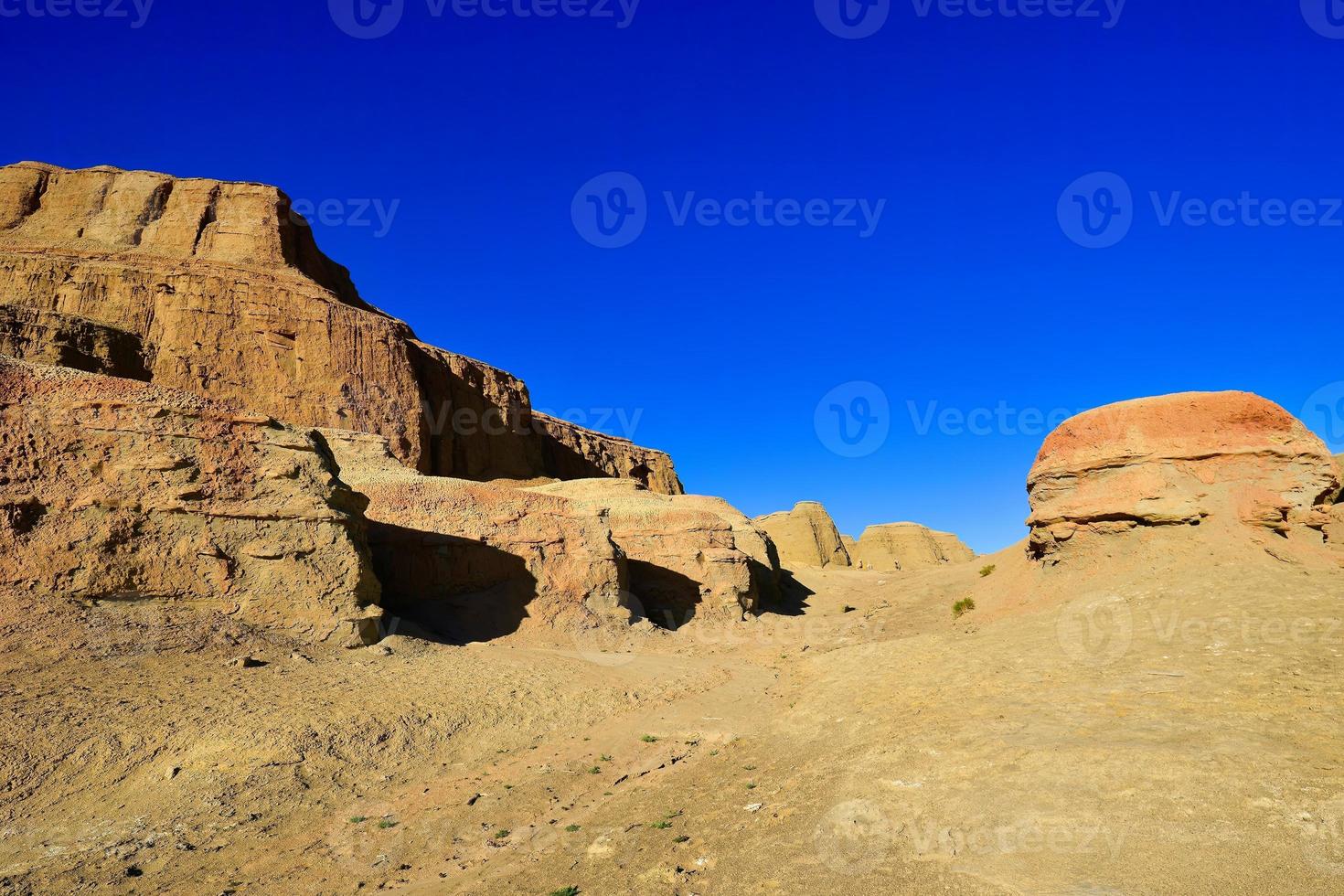 Geist Stadt im Xinjiang, China ist ein typisch Yardang Landschaft. foto