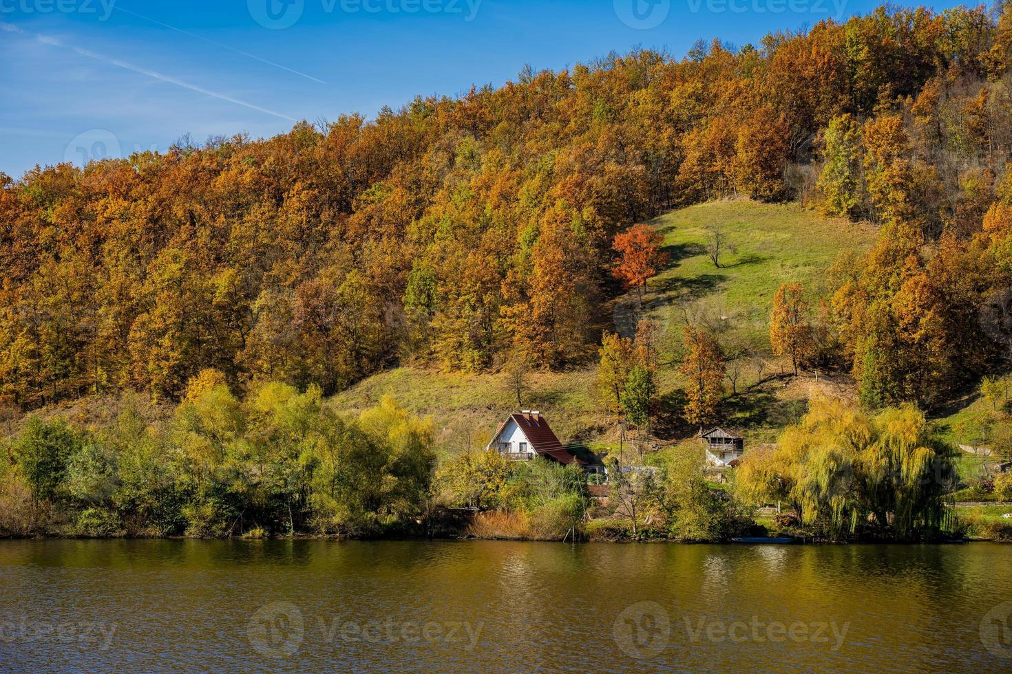 Donauschlucht in Djerdap an der serbisch-rumänischen Grenze foto