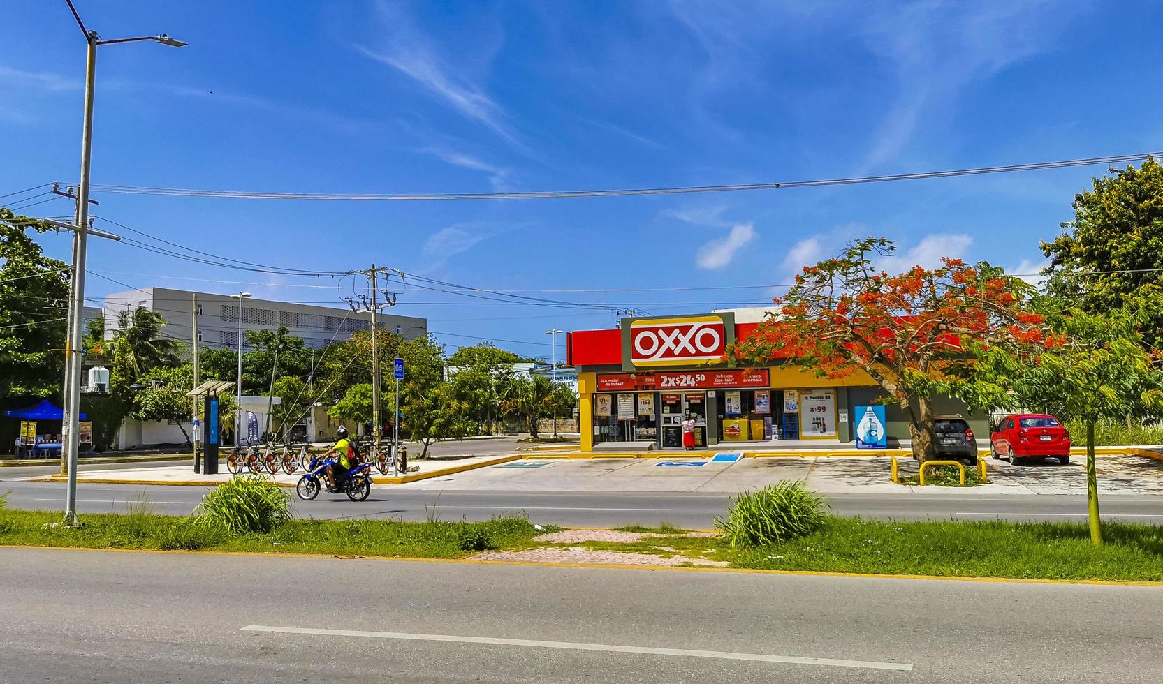 playa del carmen Quintana roo Mexiko 2021 oxxo Supermarkt Geschäft Geschäft beim Straße Straße Gas Bahnhof Mexiko. foto