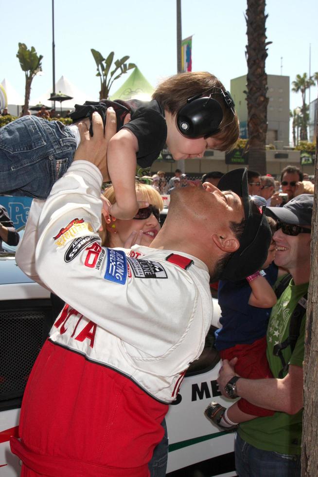 Carlos mencia Sohn lucas pablo mencia beim das Toyota proceleb Rennen Tag auf April 18 2009 beim das lange Strand großartig prix Kurs im lange Strand Kalifornien2009 foto