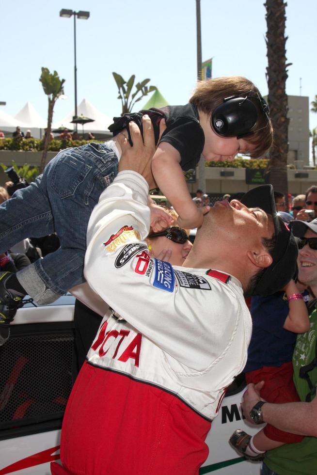 Carlos mencia Sohn lucas pablo mencia beim das Toyota proceleb Rennen Tag auf April 18 2009 beim das lange Strand großartig prix Kurs im lange Strand Kalifornien2009 foto