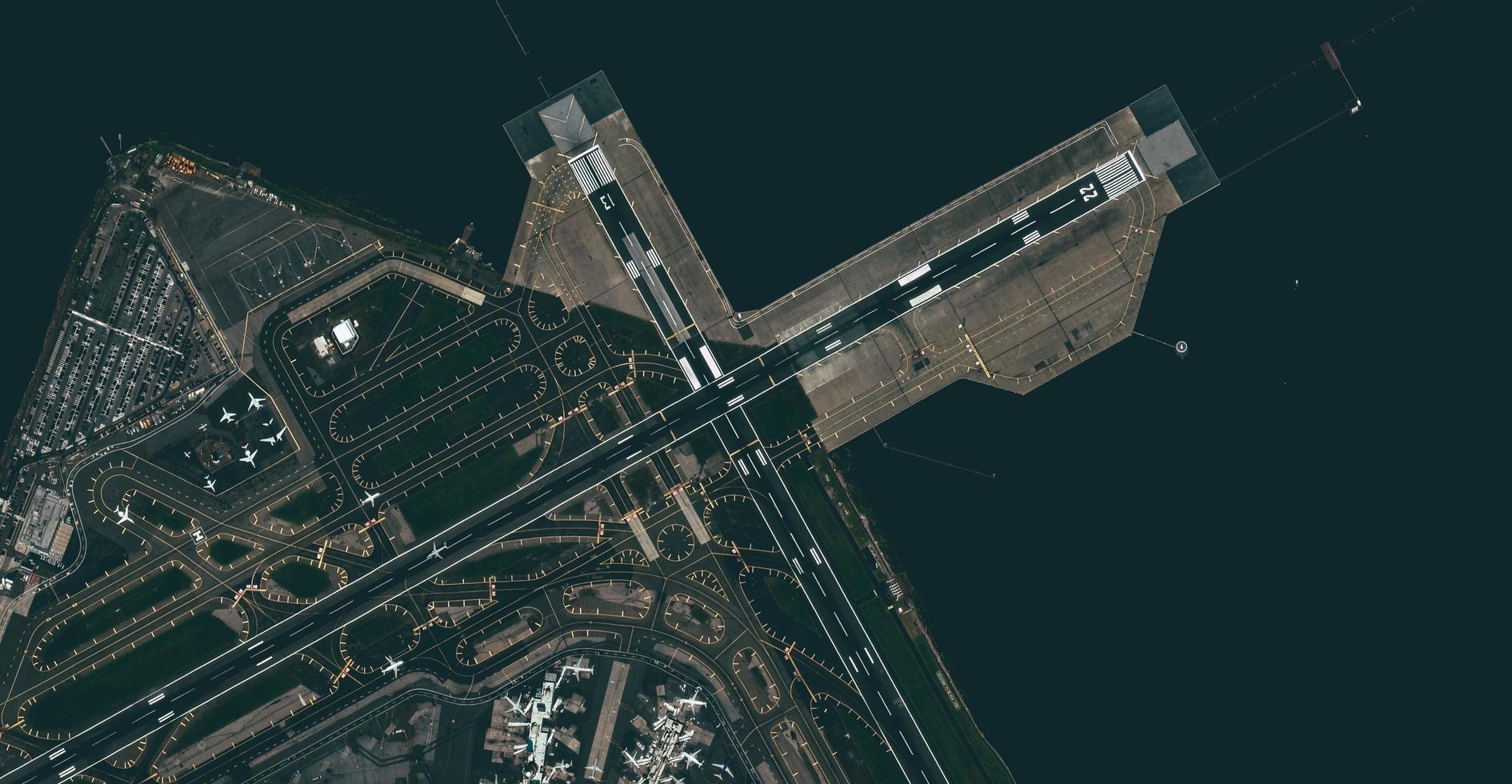Luftaufnahme eines Flughafens foto
