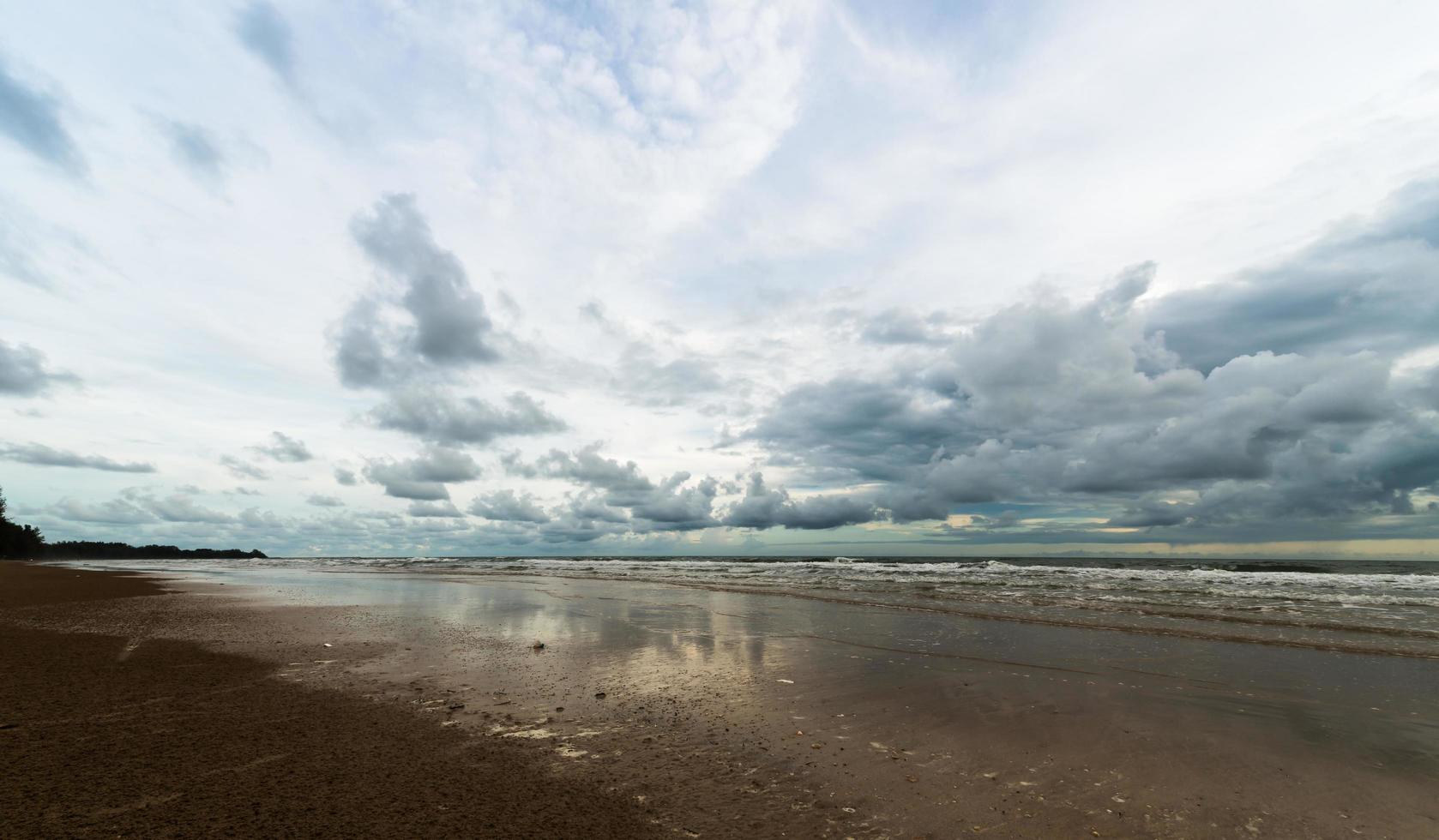 dunkel Wolke und Sturm foto