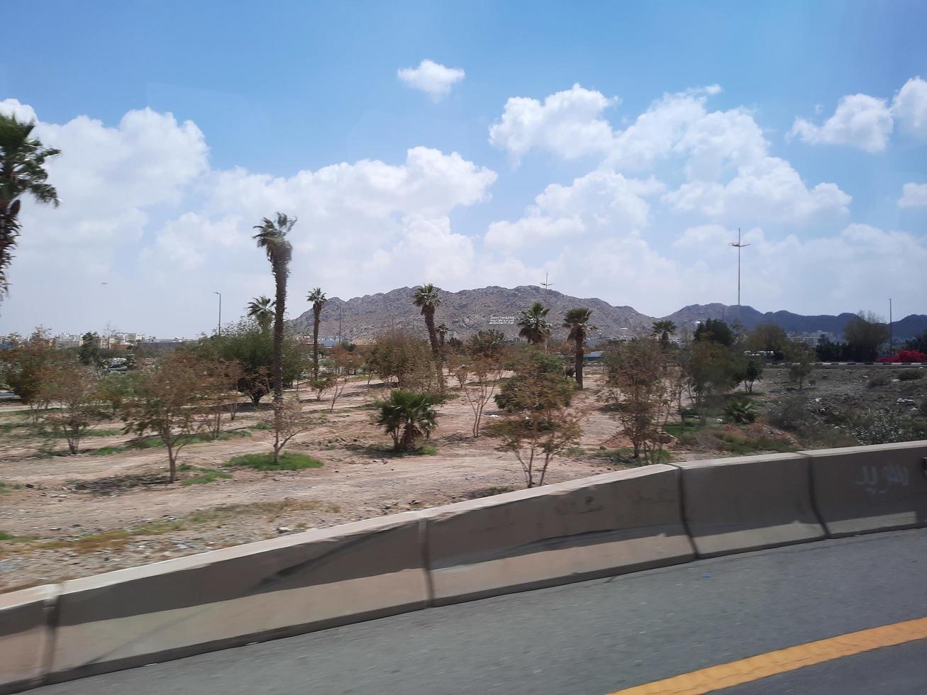 Taif, Saudi Arabien, März 2023 - - ein schön tagsüber Aussicht von das Straßen von Taif, Saudi Arabien. foto