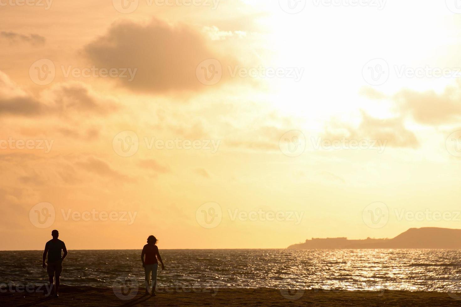 Sonnenuntergang über dem Meer foto