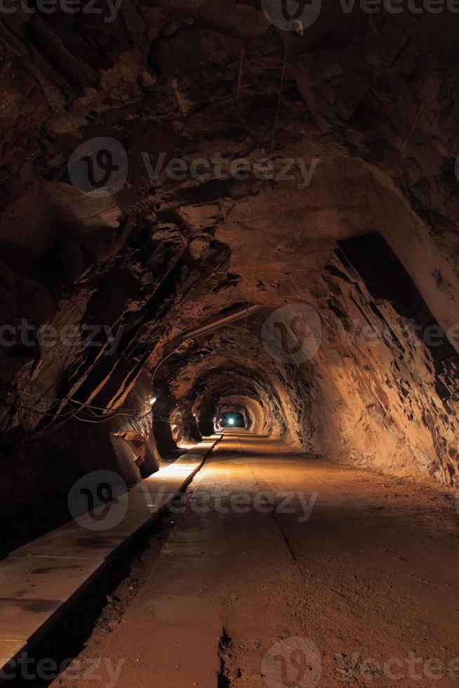 bergbautunnel in kowary, polen foto