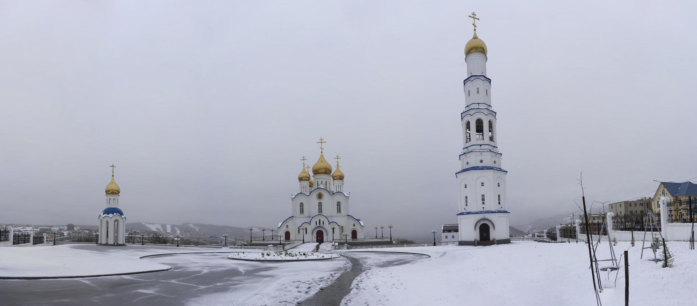 Kathedrale der Heiligen Dreifaltigkeit in Petropawlowsk-Kamtschatski, Russland foto