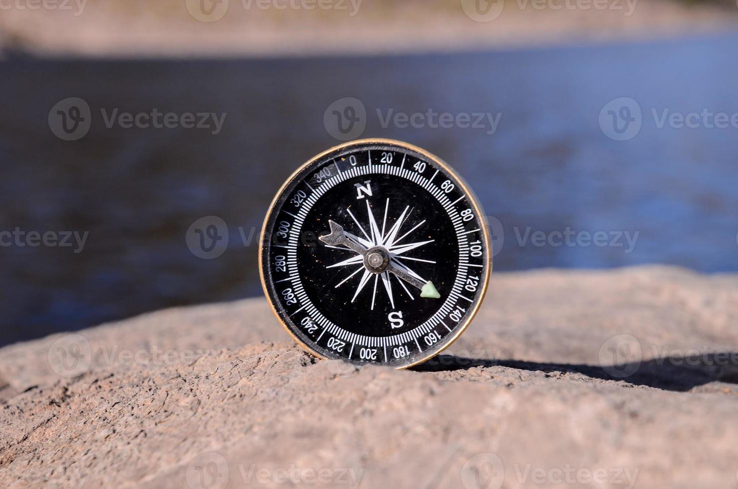 klein schwarz Kompass foto