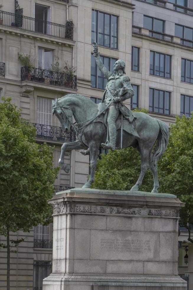 Pferdesport Statue von George Washington im Paris foto