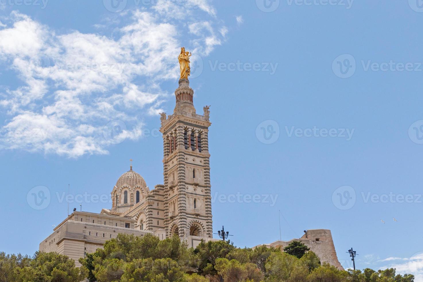 Basilika Notre Dame de la garde im Marseille, Frankreich foto