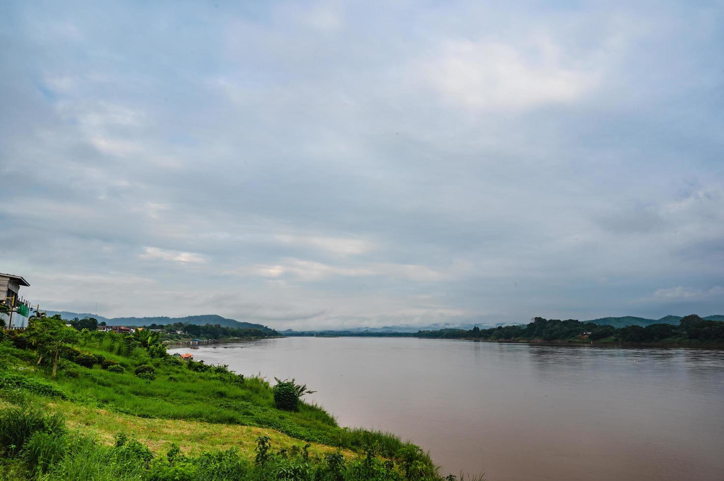 schön Landschaft von Mekong Fluss zwischen Thailand und Laos von Chiang Khan Bezirk.der Mekong, oder Mekong Fluss, ist ein grenzüberschreitend Fluss im Osten Asien und Süd-Ost Asien foto