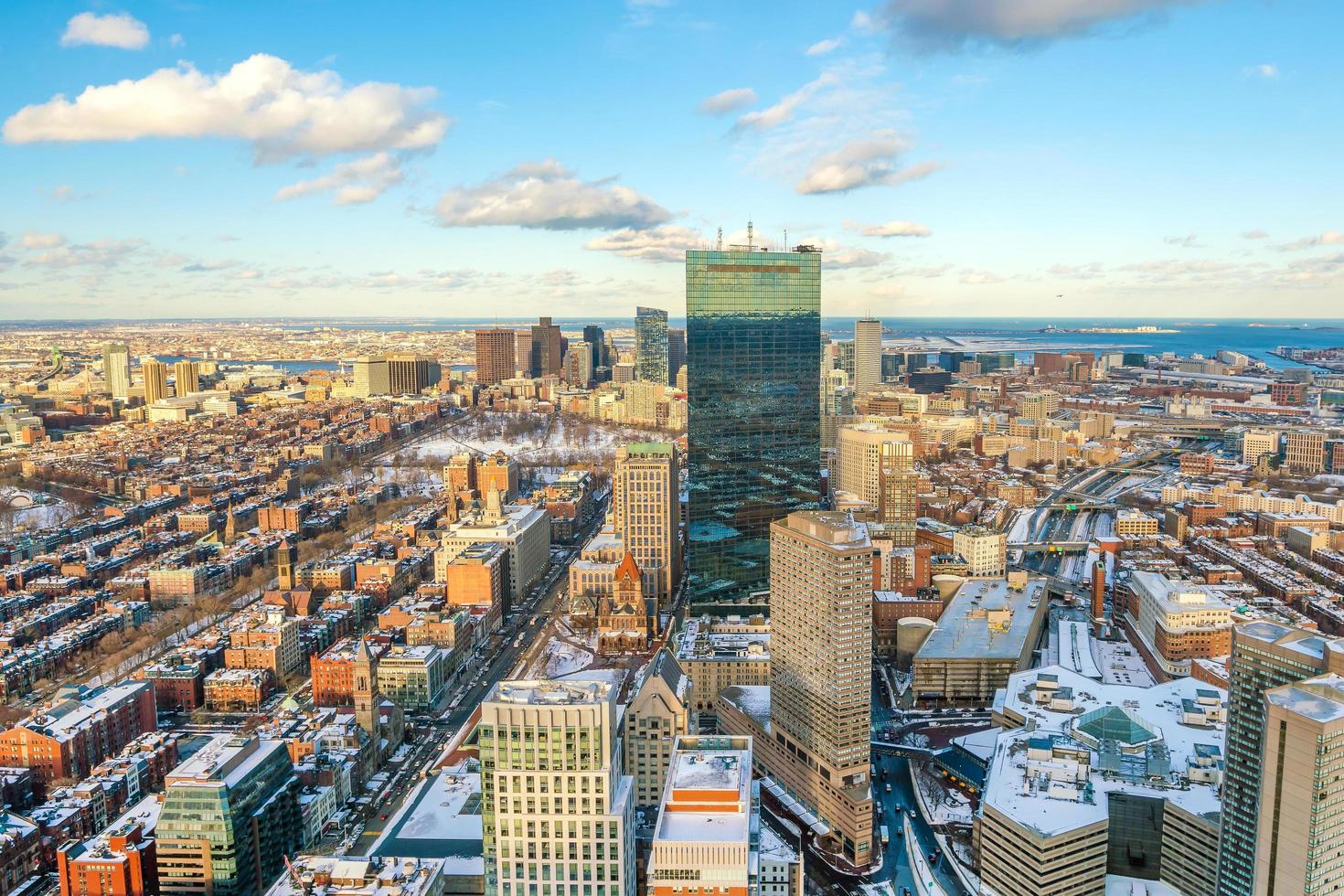 Luftaufnahme von Boston in Massachusetts, USA bei Sonnenuntergang foto